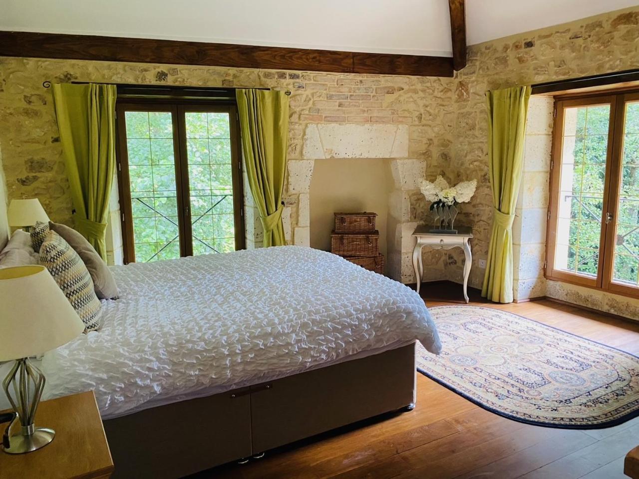 Moulin Du Fontcourt Bed & Breakfast Chasseneuil-sur-Bonnieure Екстериор снимка