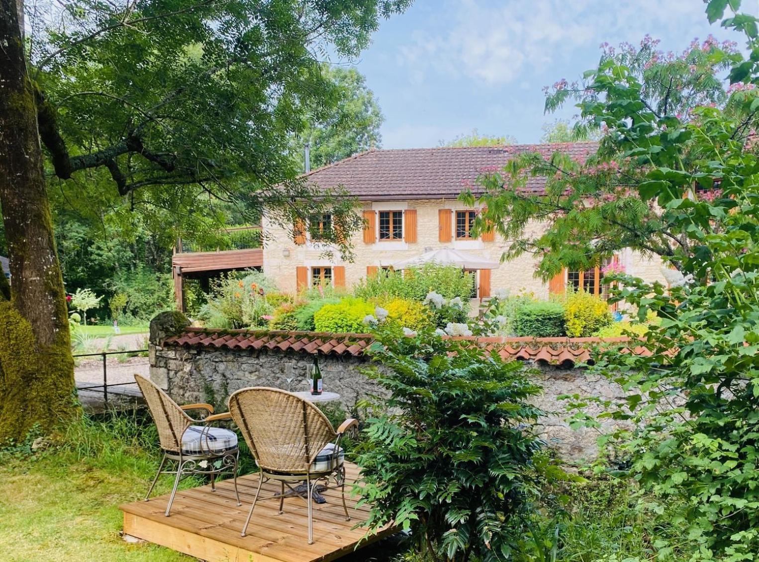 Moulin Du Fontcourt Bed & Breakfast Chasseneuil-sur-Bonnieure Екстериор снимка