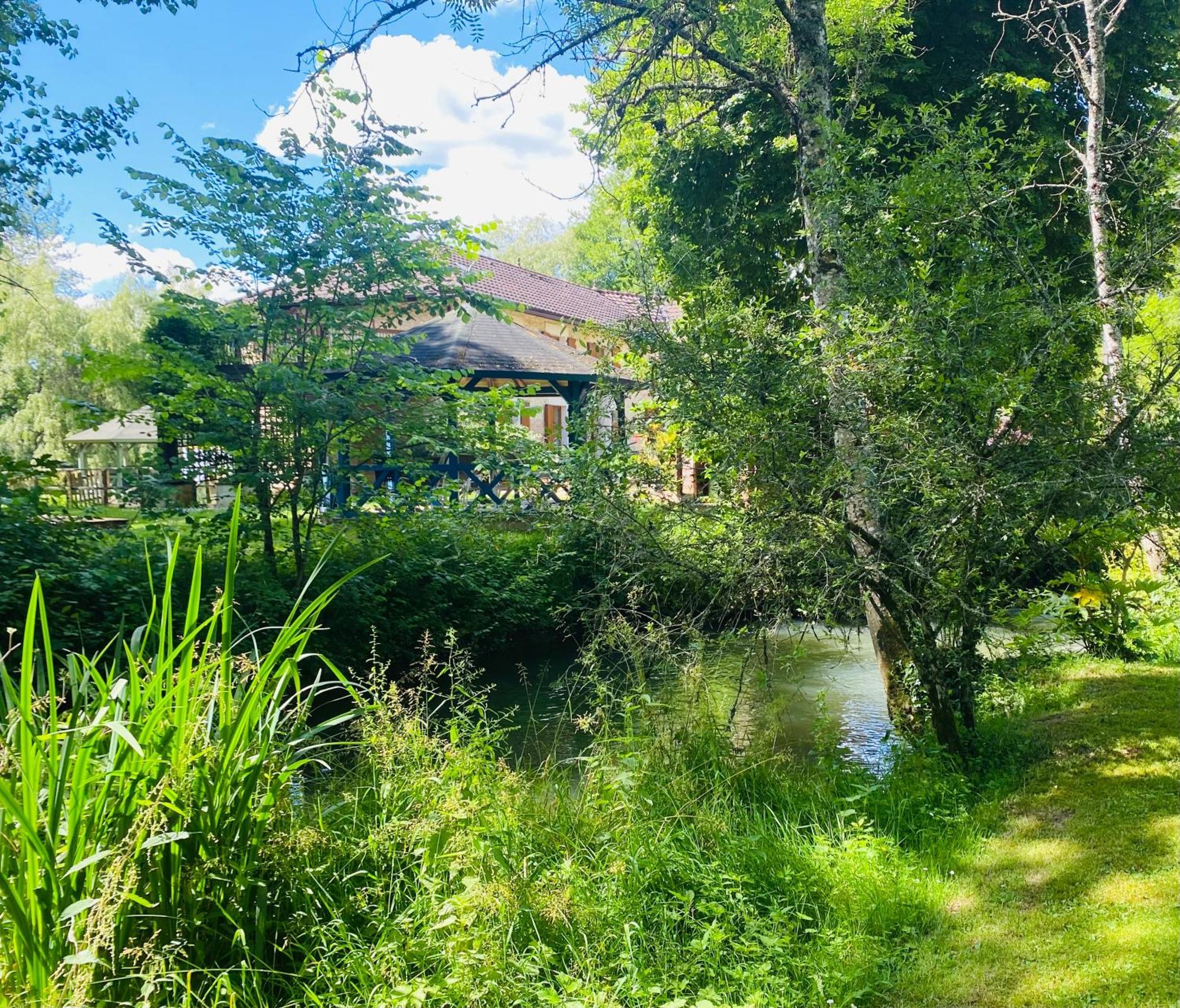 Moulin Du Fontcourt Bed & Breakfast Chasseneuil-sur-Bonnieure Екстериор снимка